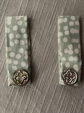 Set of 2 Mint Green & White Polka Dot Magnetic Clothing Cinchers/Poppy Clips